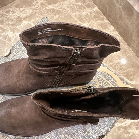 BORN NIB Brown KENYA Boots Leather Dark Brown (Castagno) Size 9.5M Distressed - Picture 14 of 14